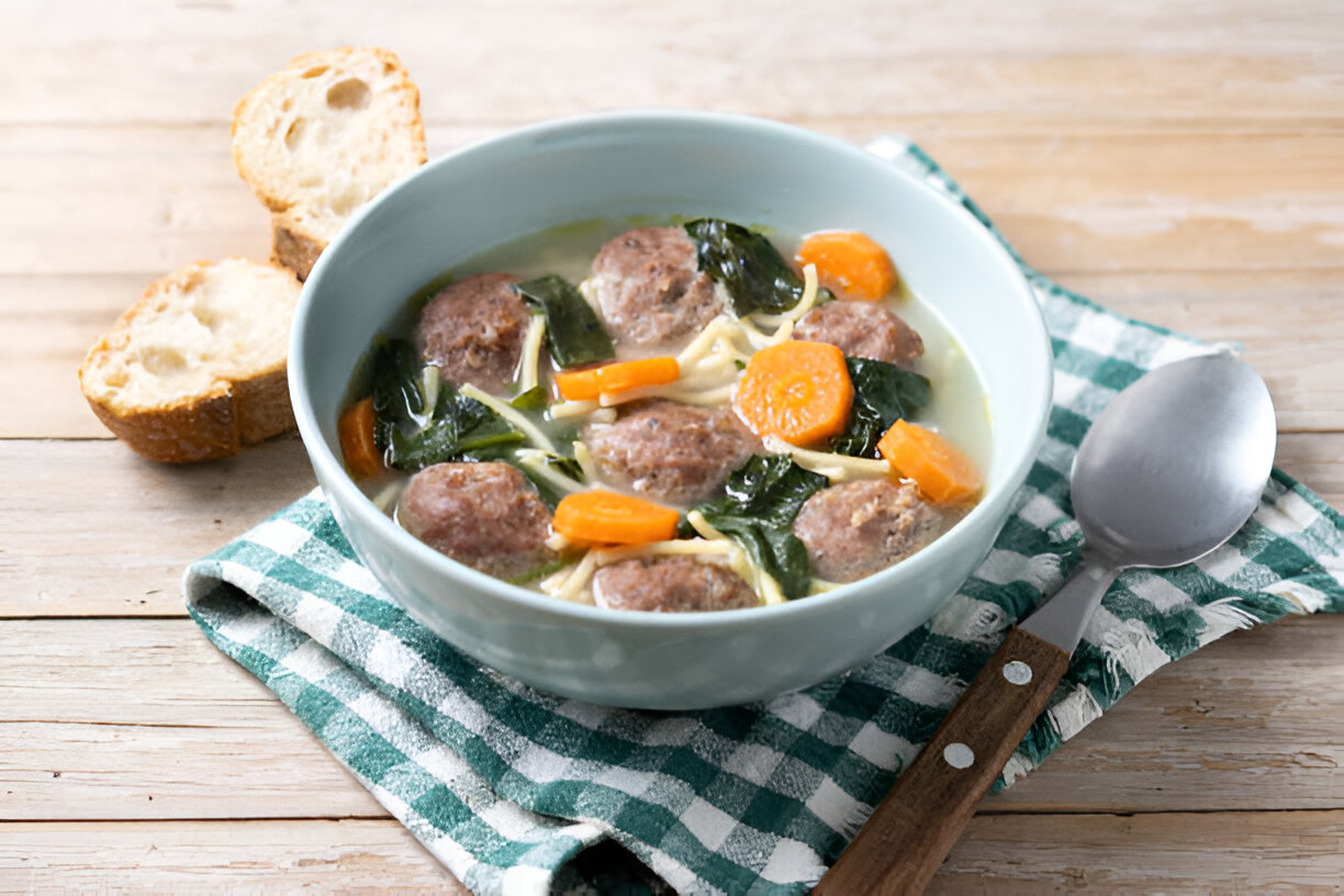 Pasta Spinach Meatball Soup