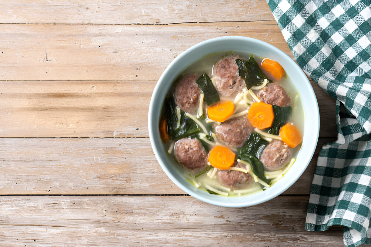 Pasta Spinach Meatball Soup