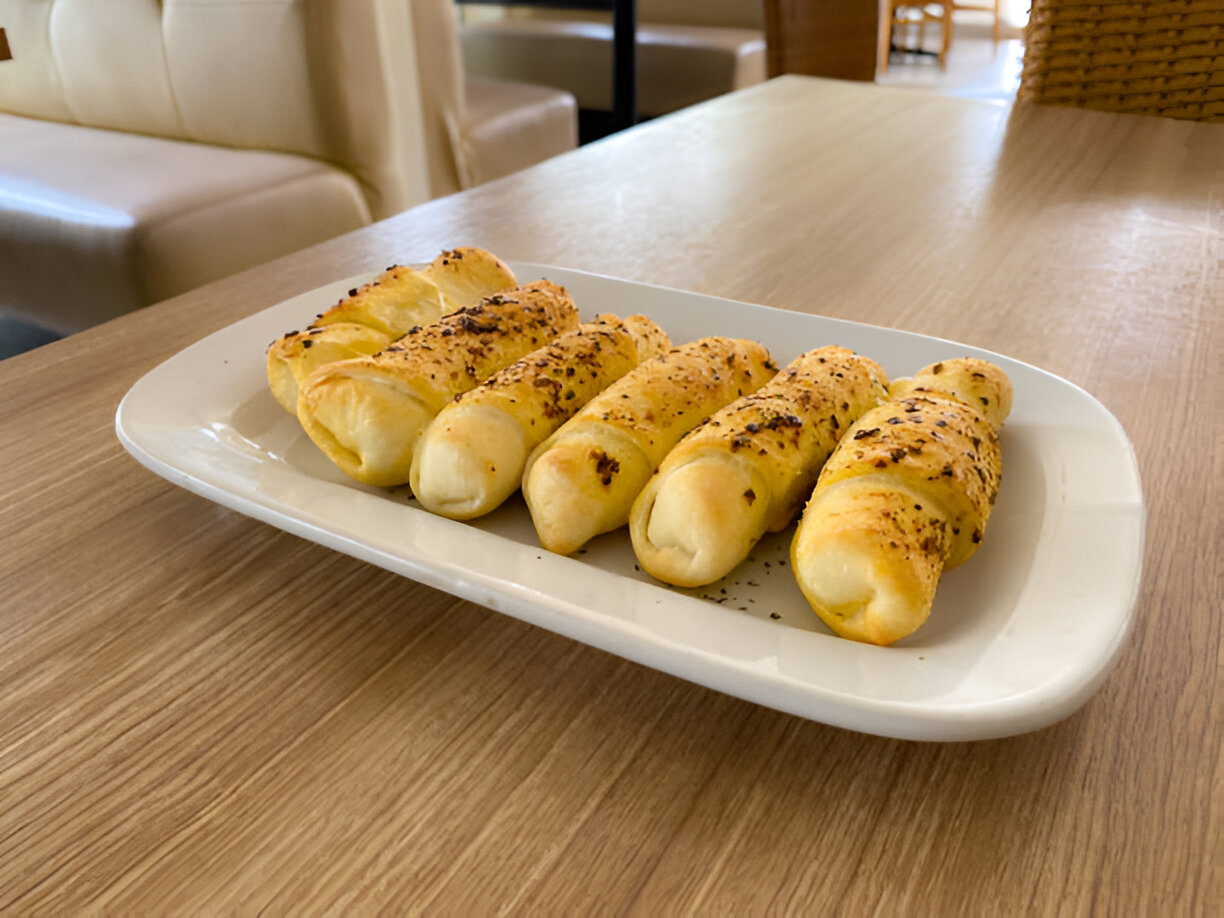 cheesy garlic breadsticks